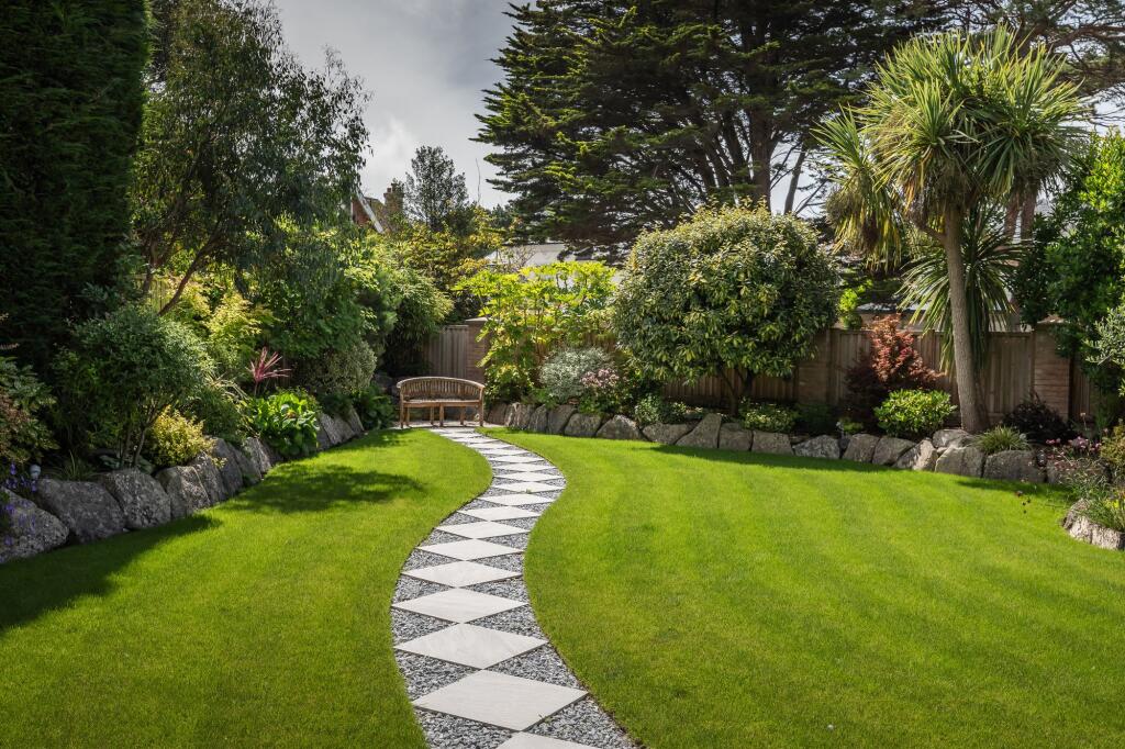 Additional image 15 of Cliff Drive, Canford Cliffs, Poole,  BH13 7JD