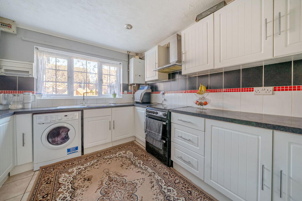 House in Basingstoke and Deane, Basingstoke - View 2