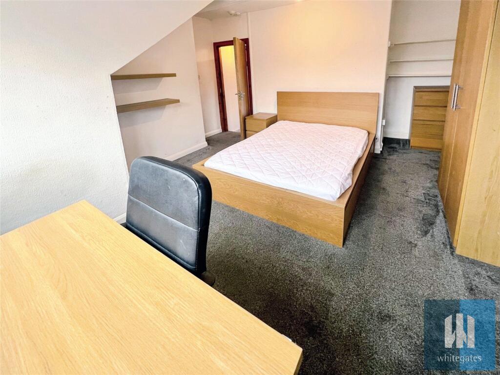 6 bedroom terraced house for rent
