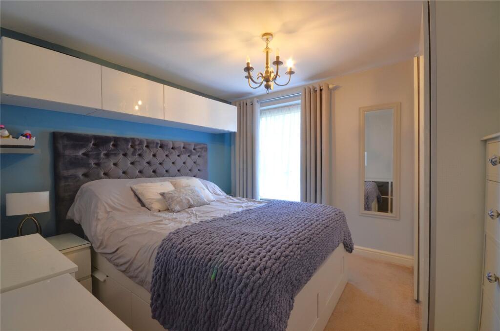 Apartment in Redhill - View 5