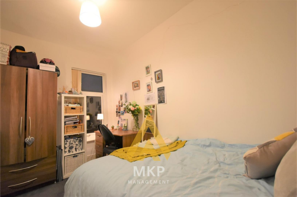 5 bedroom terraced house for rent