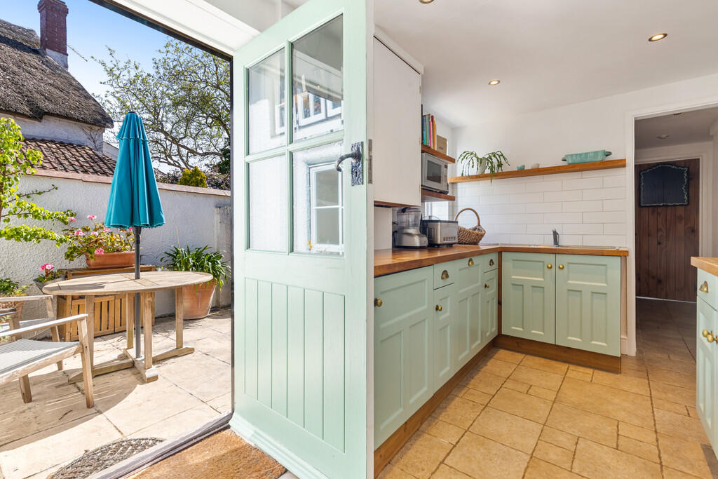 House in East Devon, Woodbury - View 3