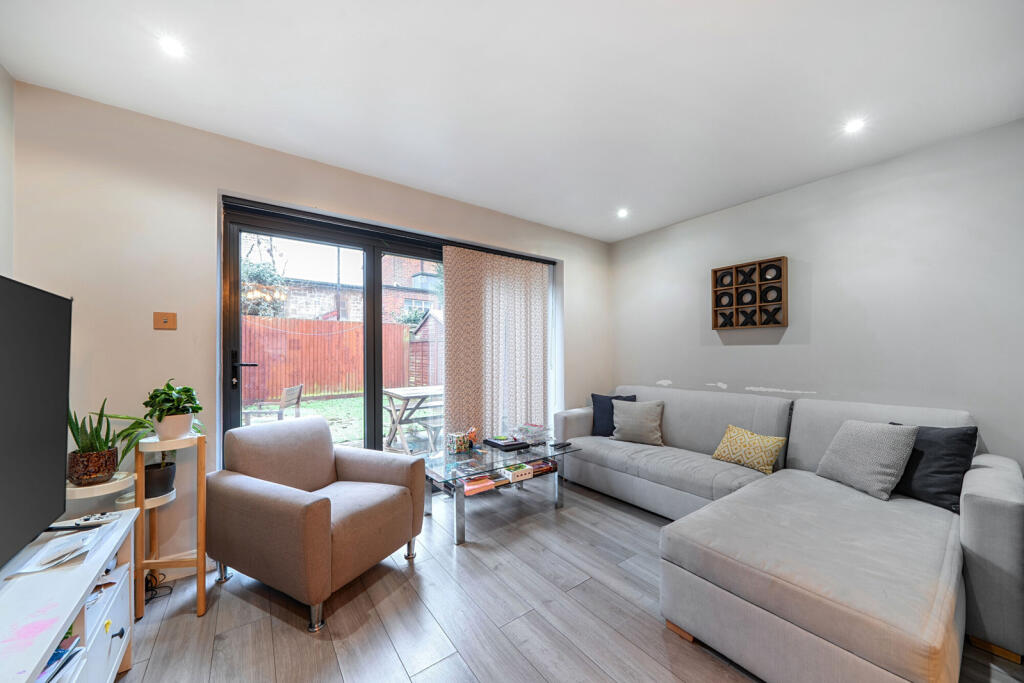 Main image of property: Alanthus Close, Lee