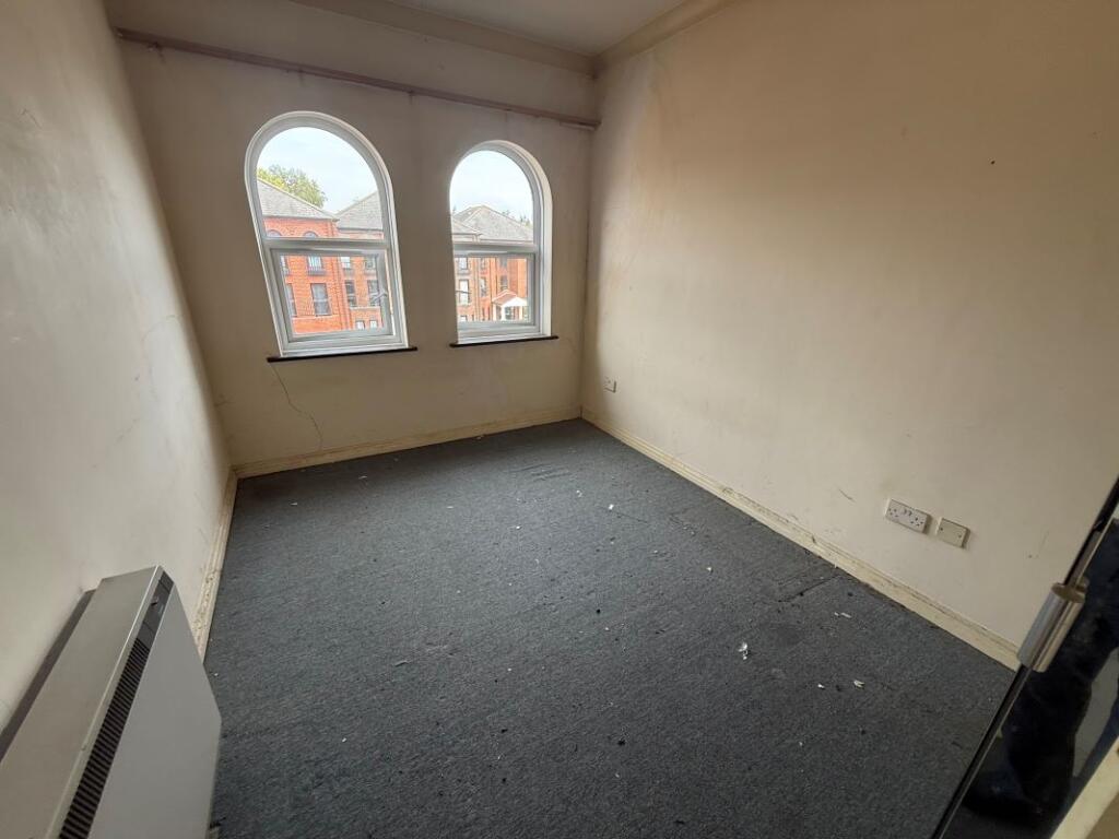 Apartment in Southend-on-Sea - View 4