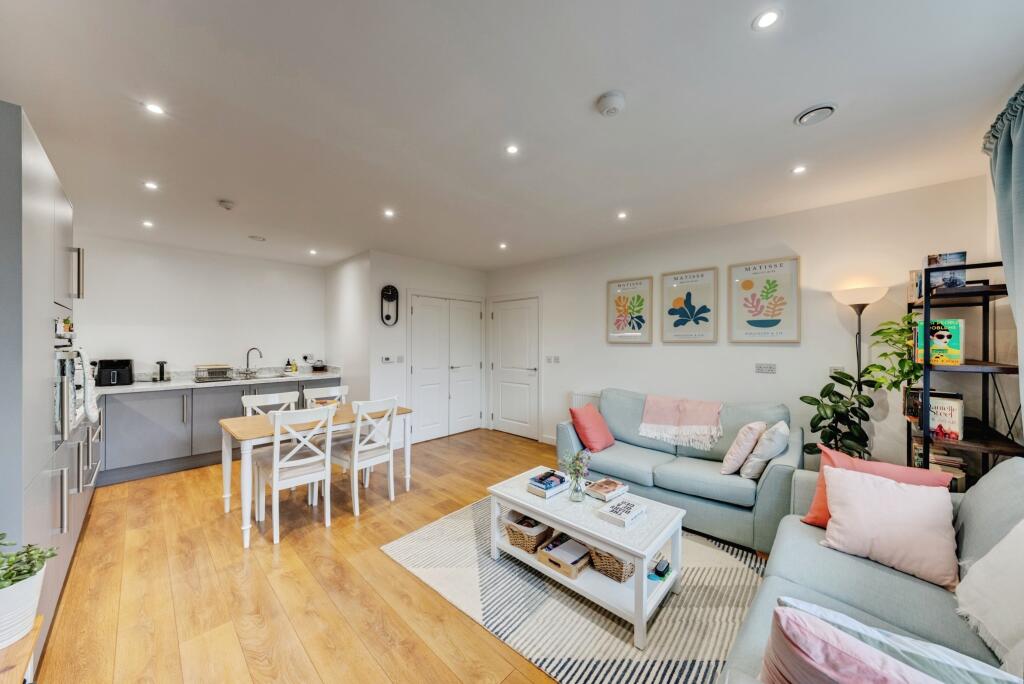 Apartment in London - View 5