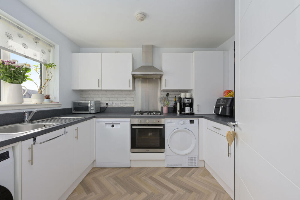 House in Larbert, Falkirk - View 5