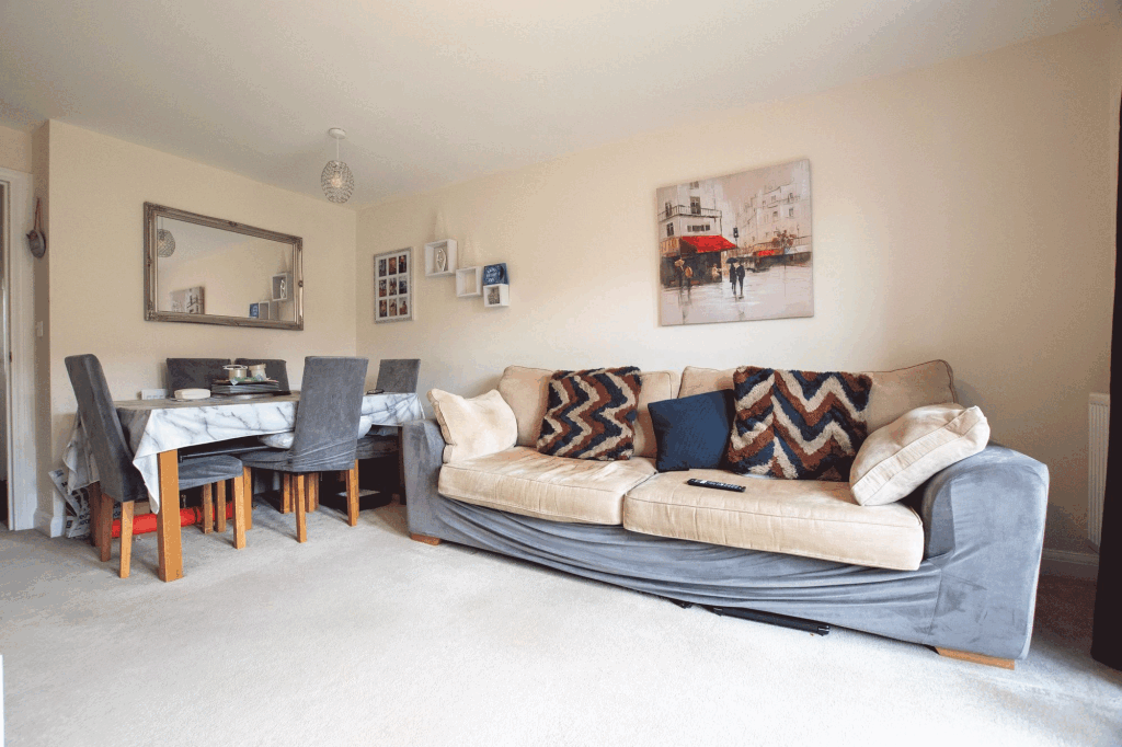 House in Wellingborough, Glenvale Park - More