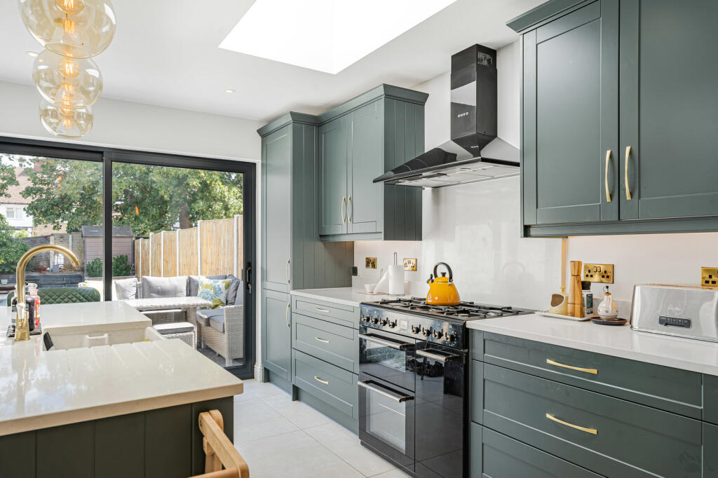 House in Sunbury-on-Thames, Kempton Park - View 5