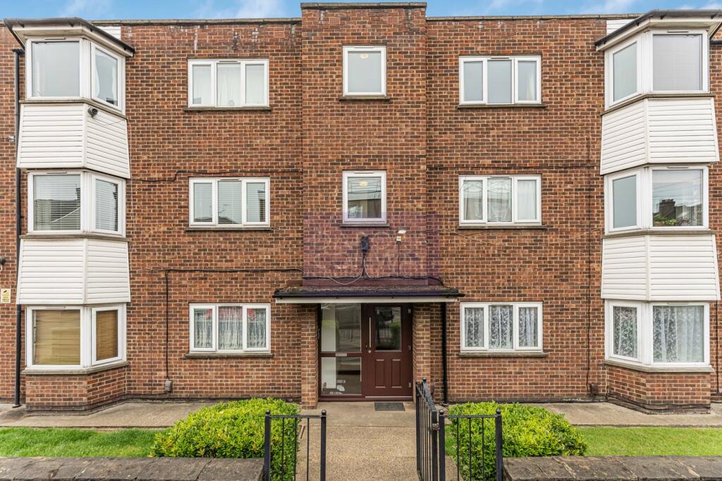 Main image of property: Victoria Road, South Woodford, E18