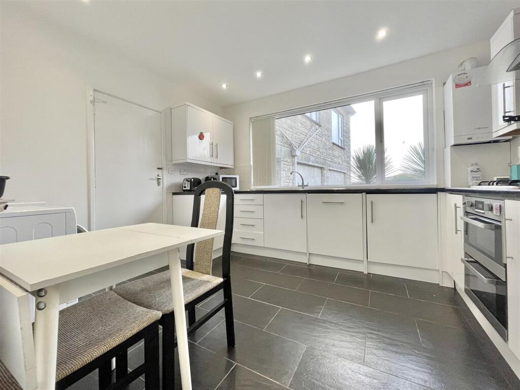 Apartment in Dorchester - View 2