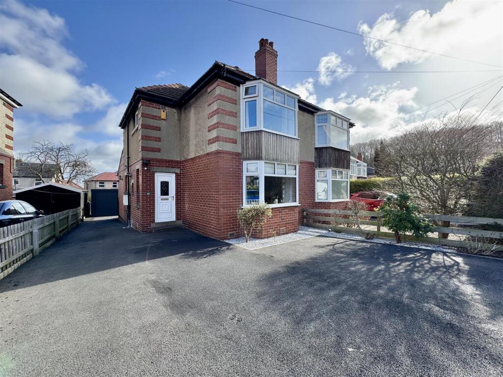Main image of property: Benomley Crescent, Almondbury, Huddersfield, HD5 8LT