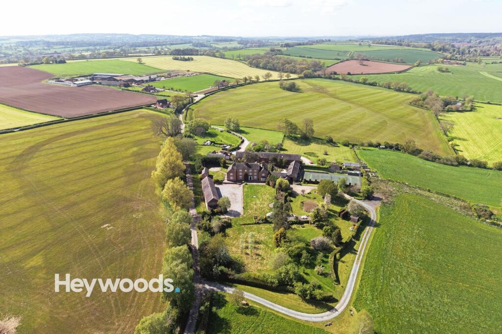 House in Stoke-on-Trent - View 5