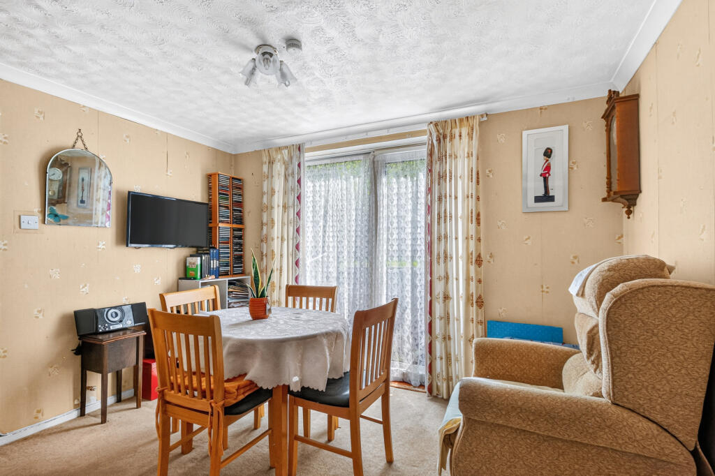 House in Bracknell, Bullbrook, Easthampstead - View 5