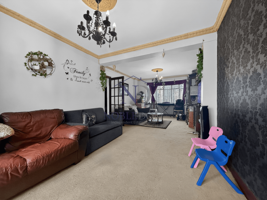 House in Twickenham - View 2