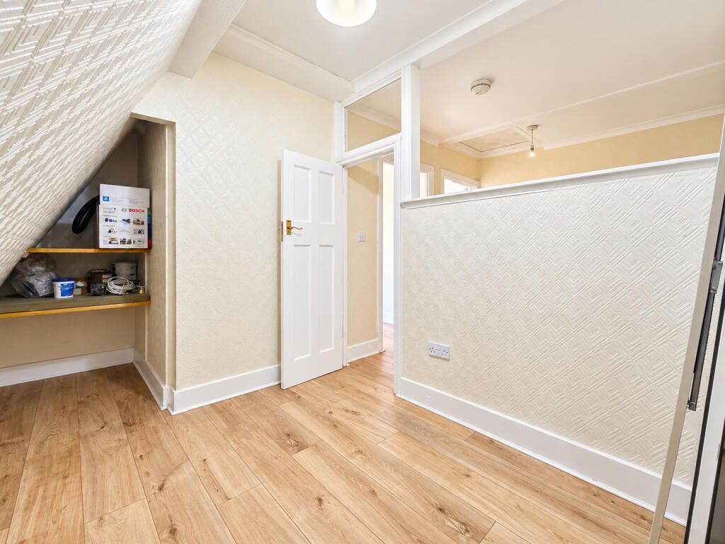Apartment in Twickenham - More