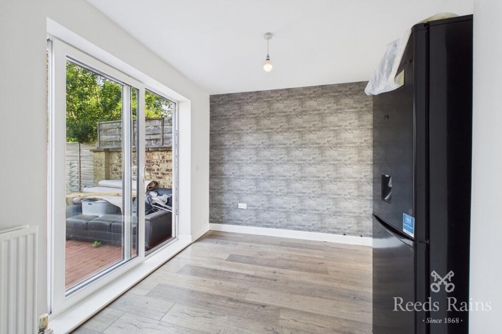 Fairless Avenue, Halifax, West Yorkshire, HX3 photo 4