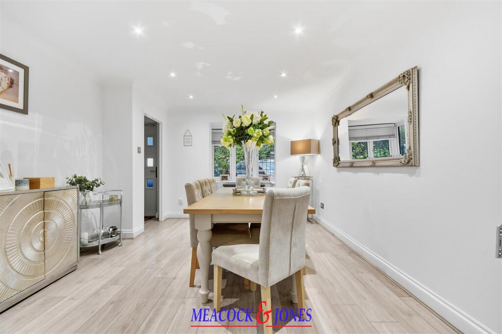 Wendover Gardens, Brentwood photo 4