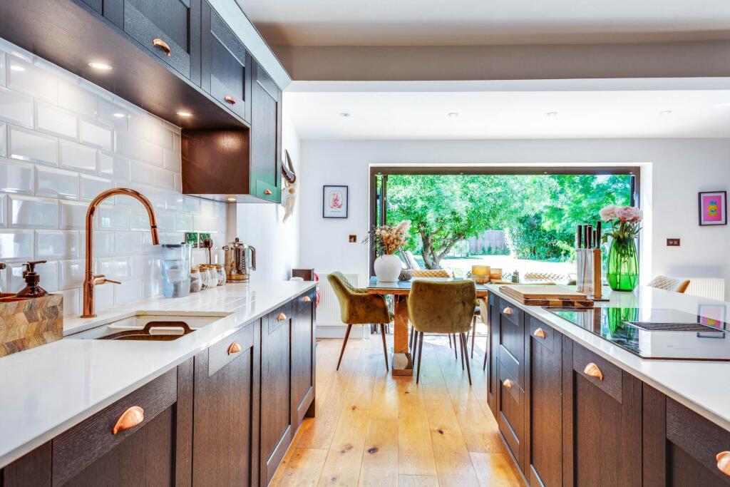 House in Reading, Caversham Heights - View 5