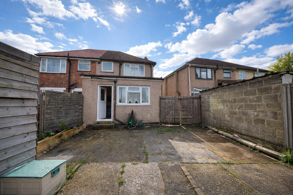 Findhorn Avenue, Hayes photo 4