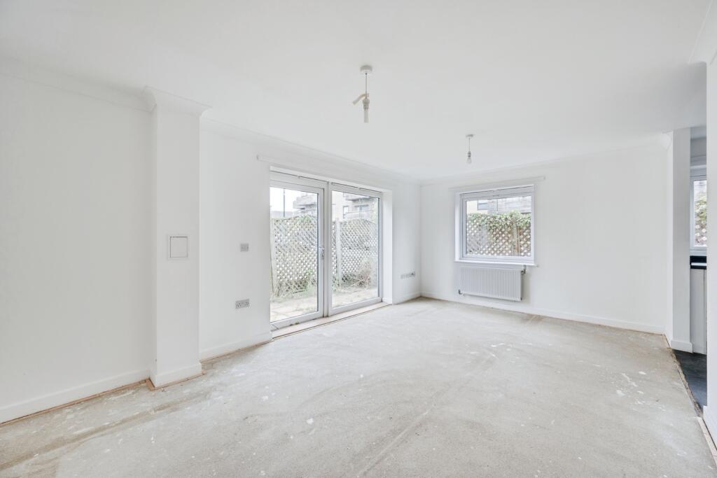 Apartment in Sutton - View 5