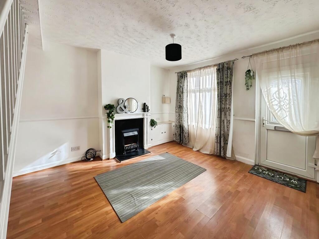 8 Jodrell Street, Abbey Green, Nuneaton, Warwickshire CV11 5EE photo 2