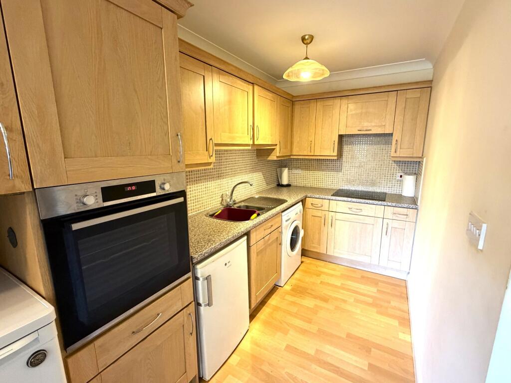 Apartment in Kirklees, East Bierley - View 5