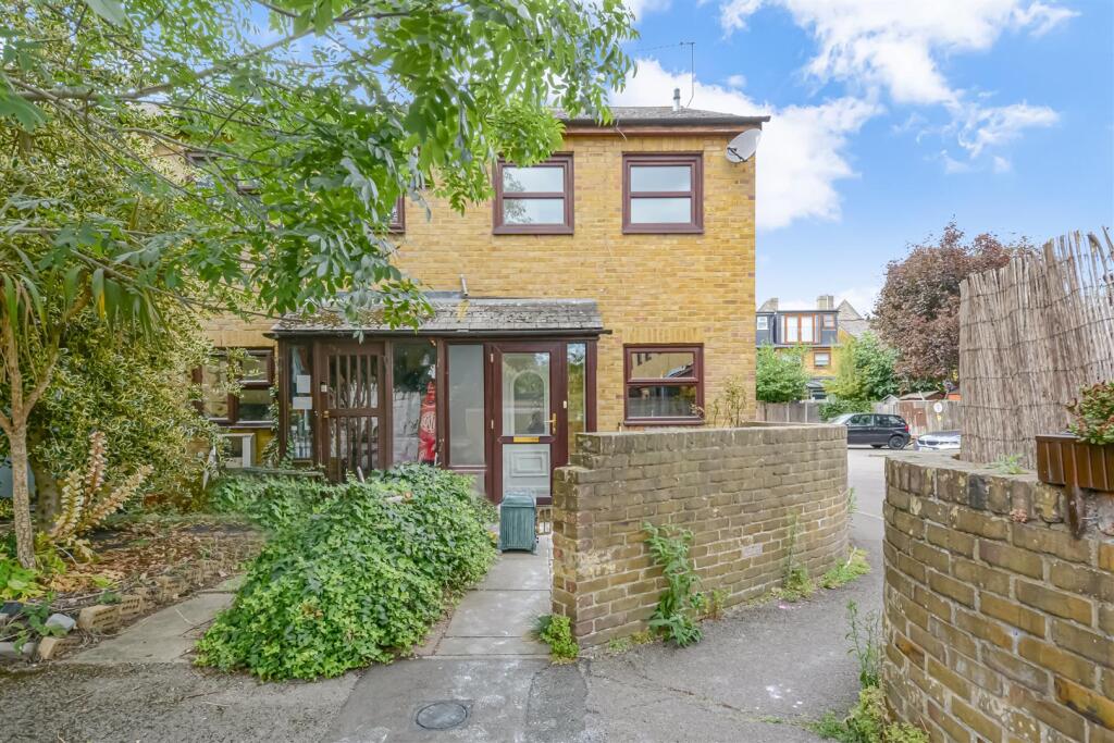Main image of property: Woodseer Street, London