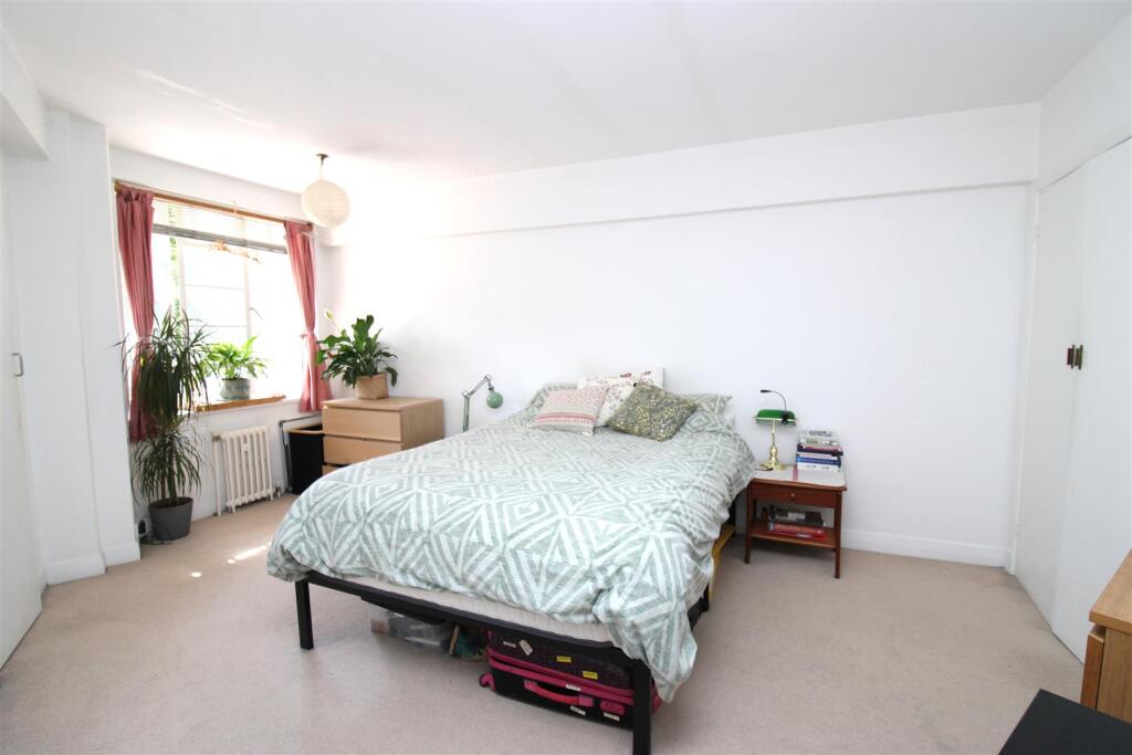 Apartment in Brighton - More