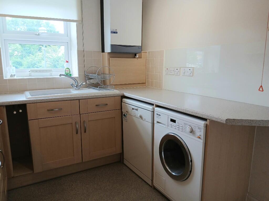 15 Townsend Court, Priory Way, Burton Hill, Malmesbury, Wiltshire, SN16 0FB photo 4