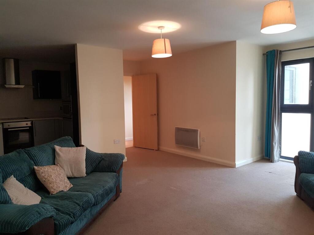 Apartment in Cardiff - View 3