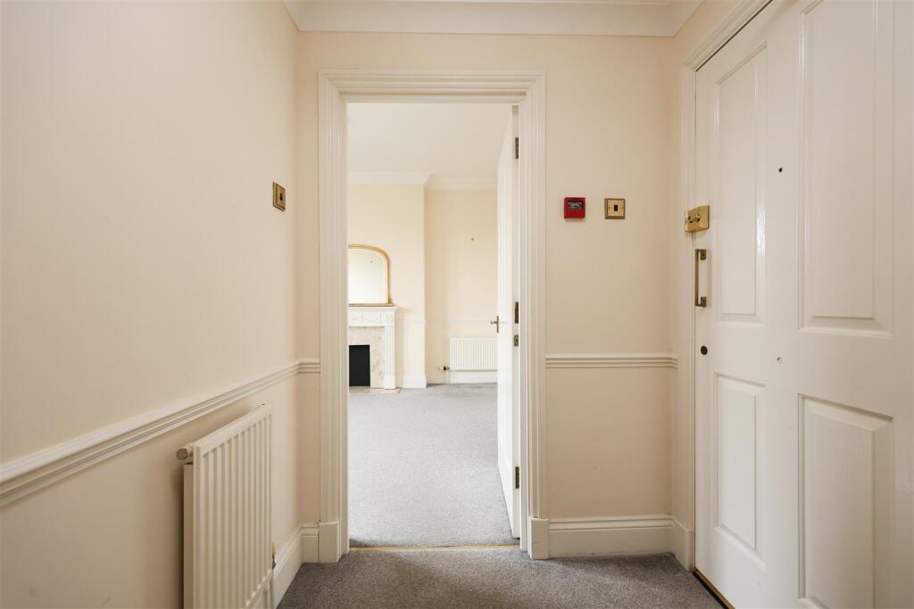 Apartment in Bristol - View 5