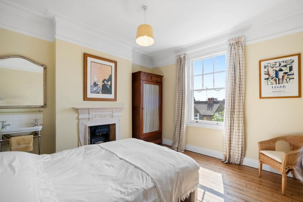 Apartment in London - View 3