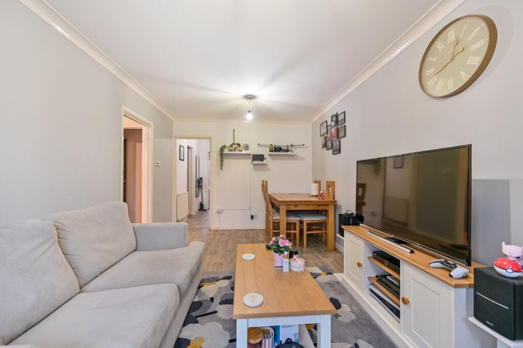 Rosewood Court, North Kingston, Kingston upon Thames, KT2 photo 4