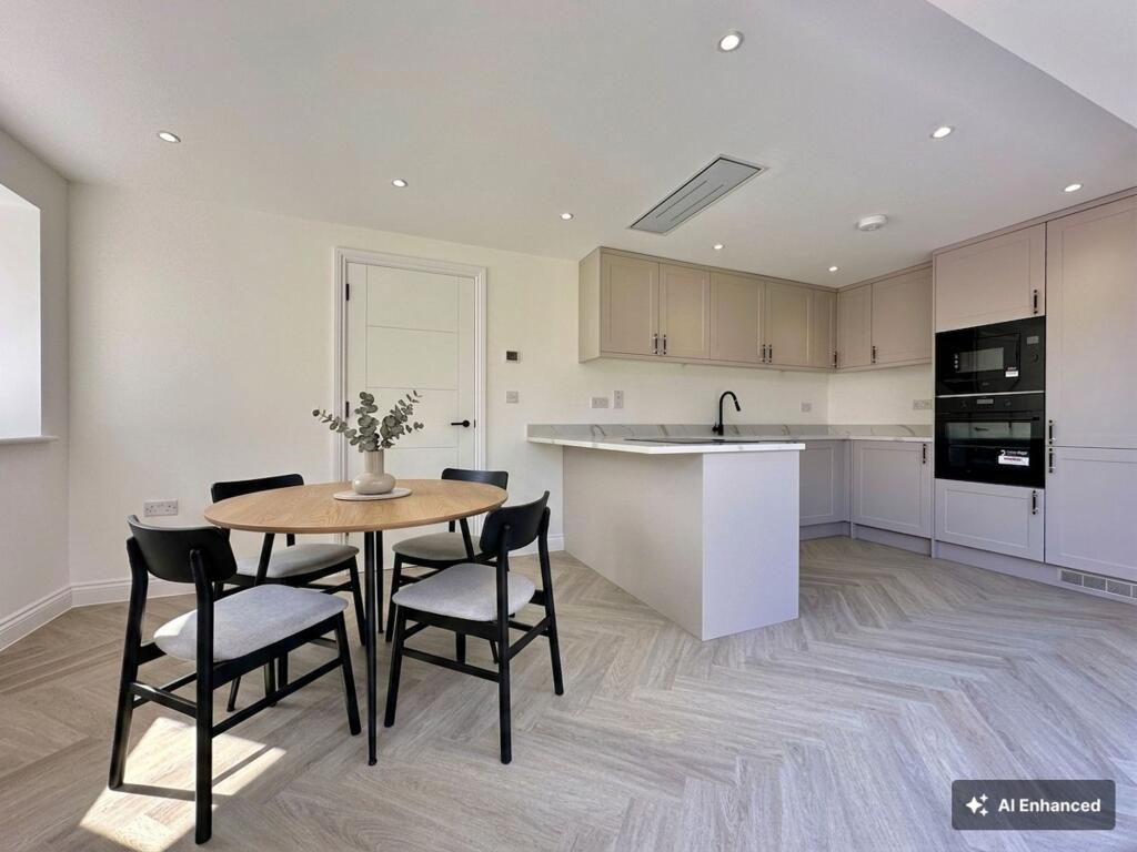 House in Southend-on-Sea - View 4