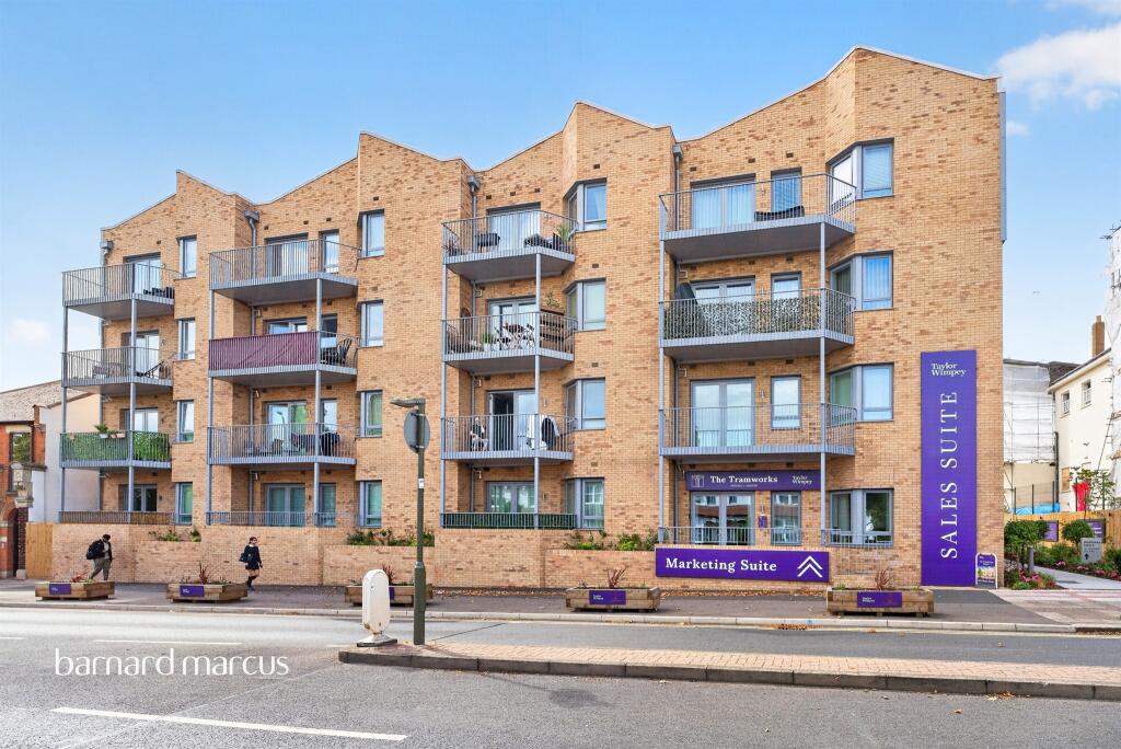 Apartment in London - More