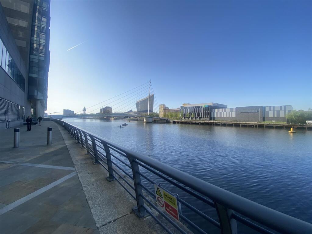 Apartment in Manchester - More