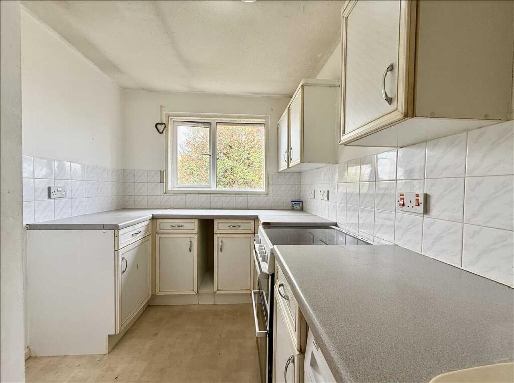 Apartment in Spelthorne, Surrey - More