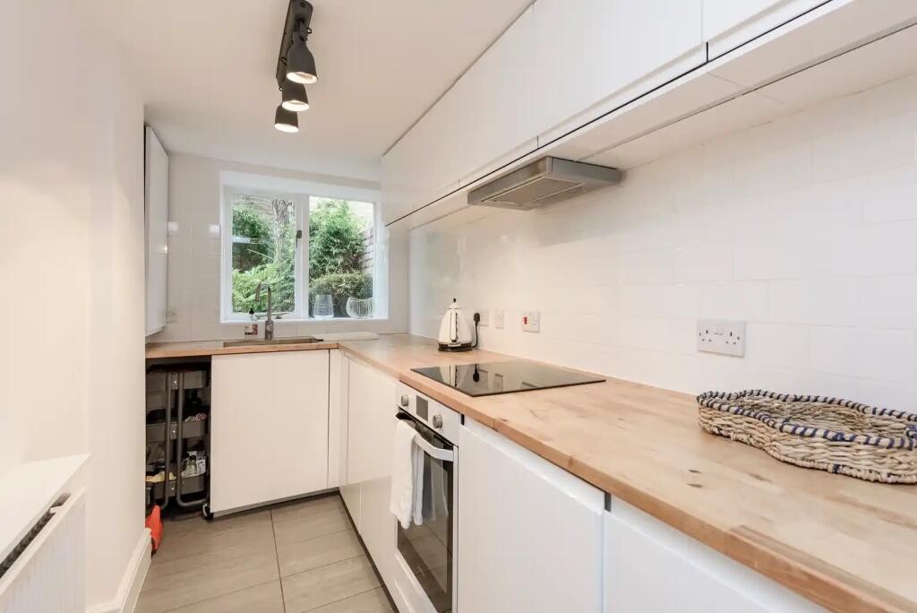 Apartment in London - View 3