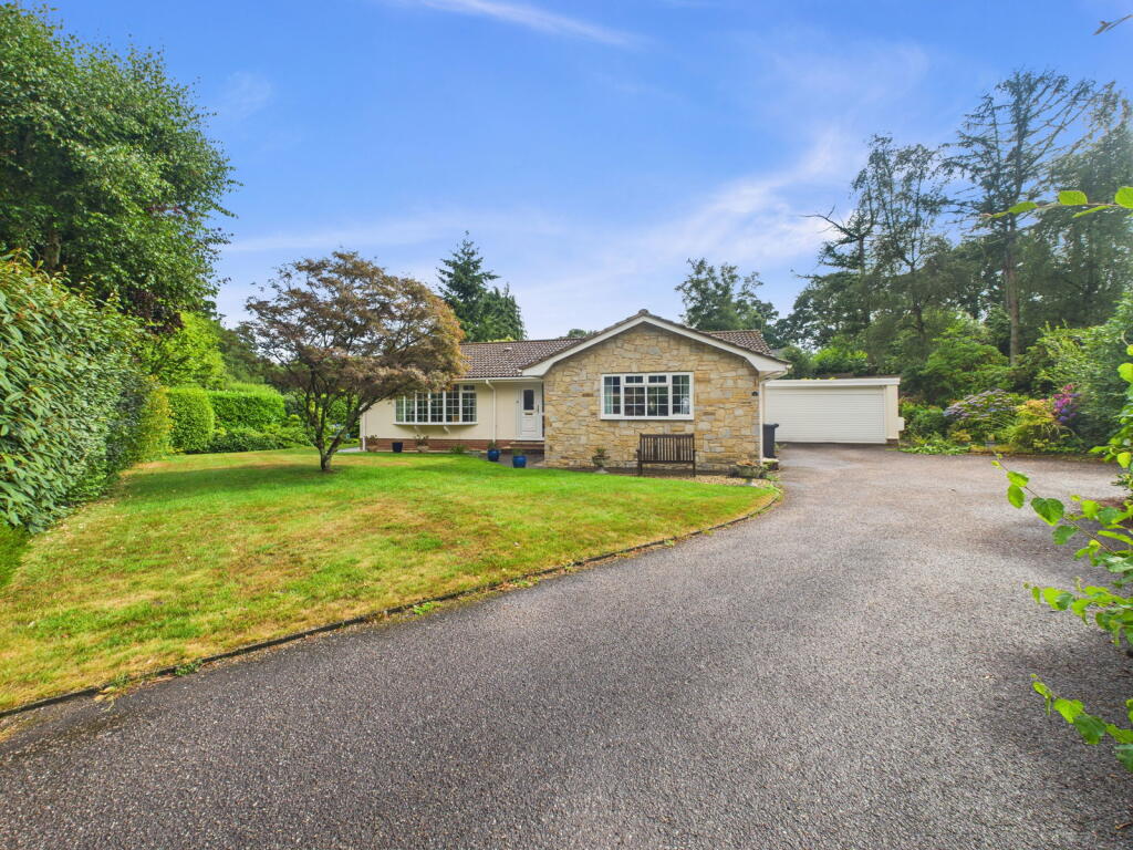 4-bed detached on Needlewood Close, West Hill, Ottery St. Mary, EX11 1XR, £695,000