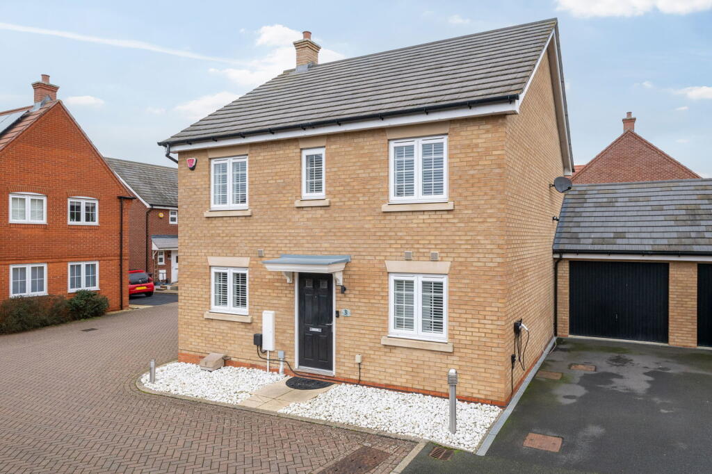Main image of property: Tillers Close, Shefford, SG17 5UN
