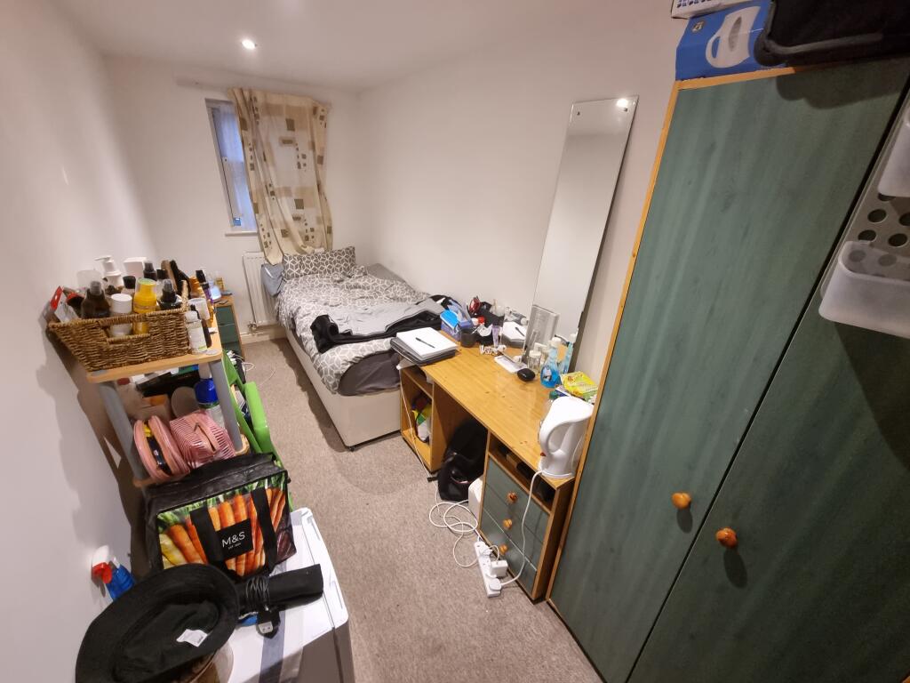 Apartment in Coventry - More