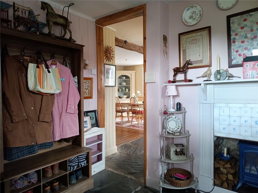 House in Llandrindod Wells - More