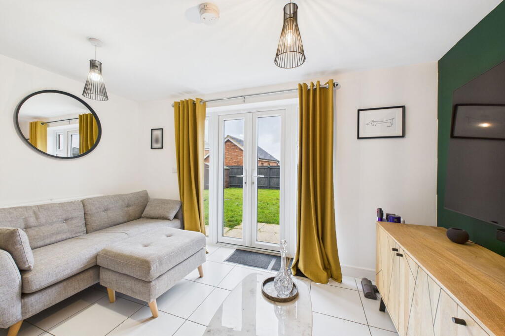 Sparrow Close, Attleborough, Norfolk, NR17 1GP photo 4