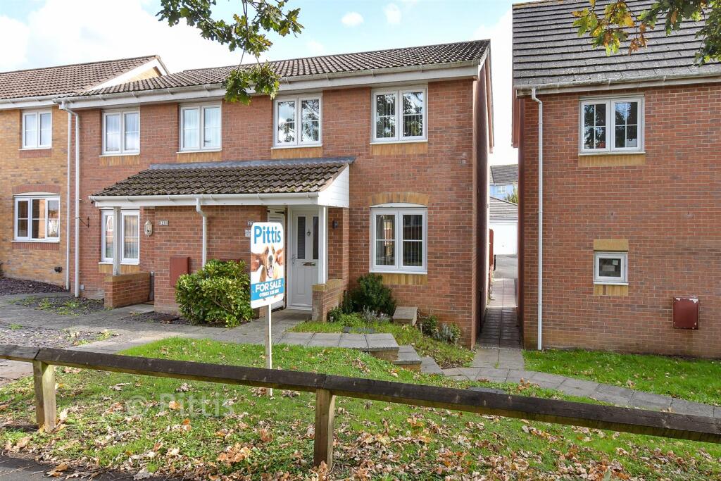 3-bed semi-detached on Snowberry Road, Newport, Isle of Wight, £178,500