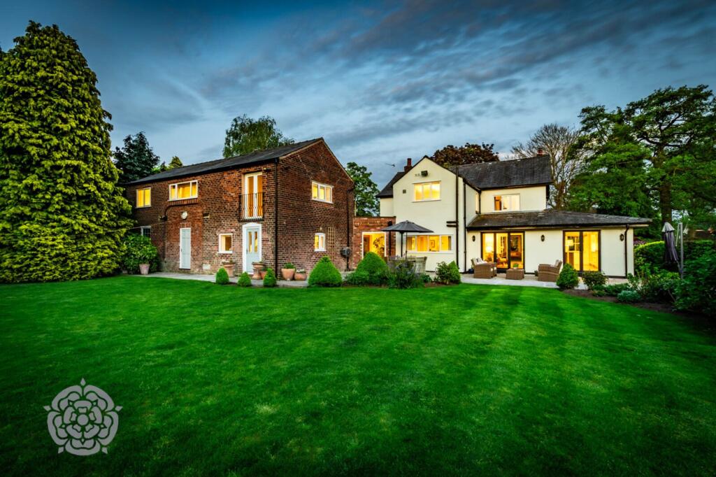 88 Twiss Green Lane, Culcheth, WA3 photo 2