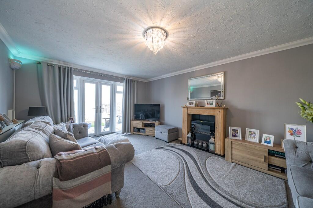 House in BuckS, Watermead - View 3