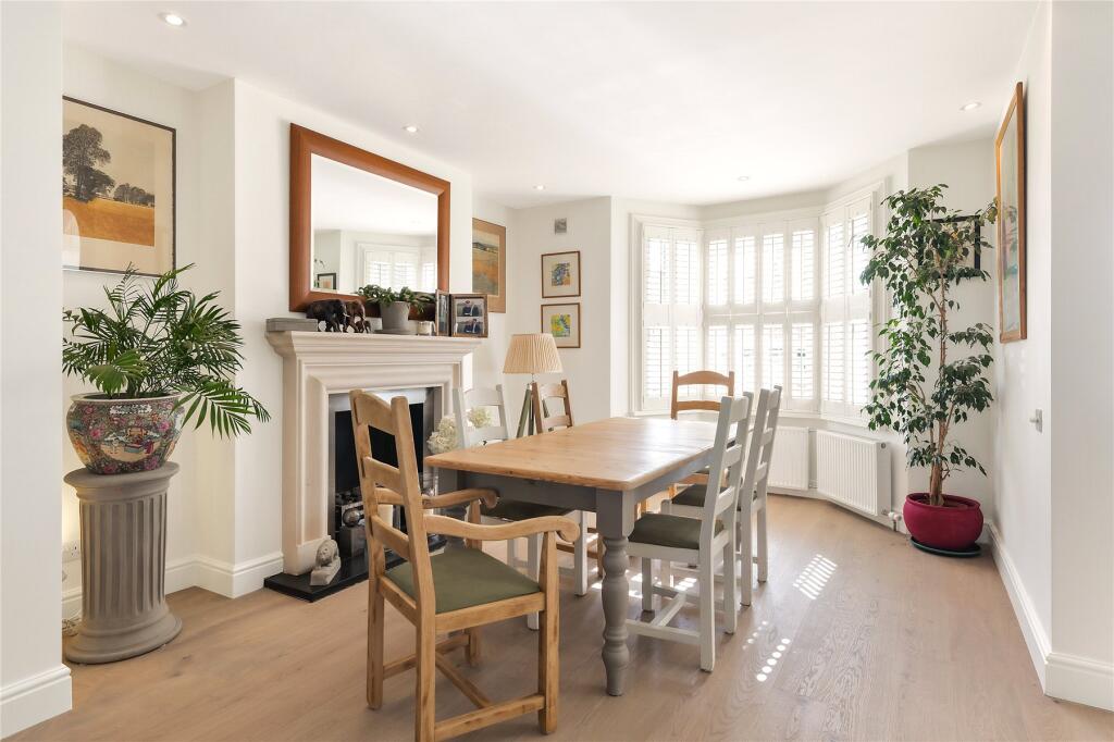 House in London, Falcon Estate, Clapham Junction - View 2