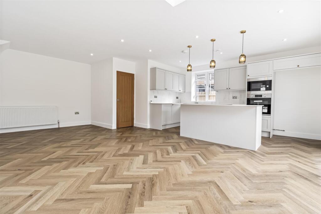 House in Worthing, West Worthing - View 2