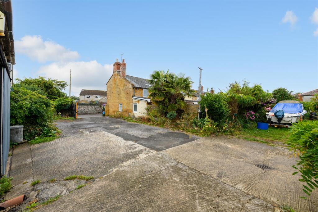 House in Ilchester, Somerset - More