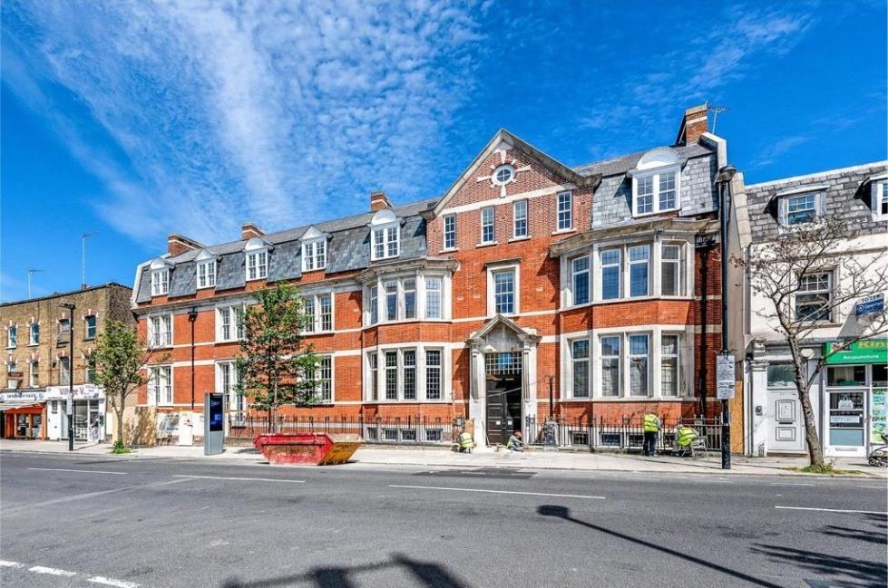 2-bed flat on Blackstock Road, Highbury, N5, £1,000,000